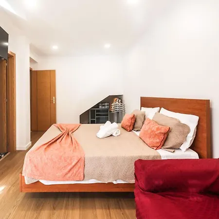 Apartament E Quartos Primorosa Nazaré