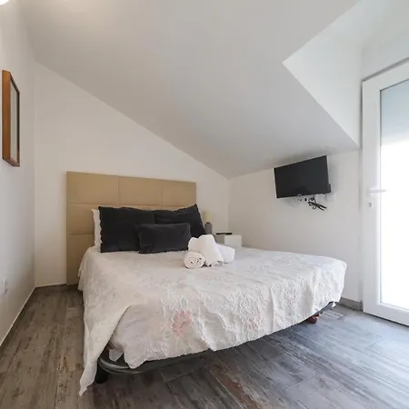E Quartos Primorosa Apartament *